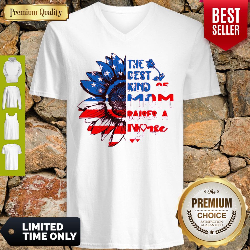 Nice Sunflowers America The Best Kind Of Mom Raises A Nurse V-Neck Nice Sunflowers America The Best Kind Of Mom Raises A Nurse V-Neck