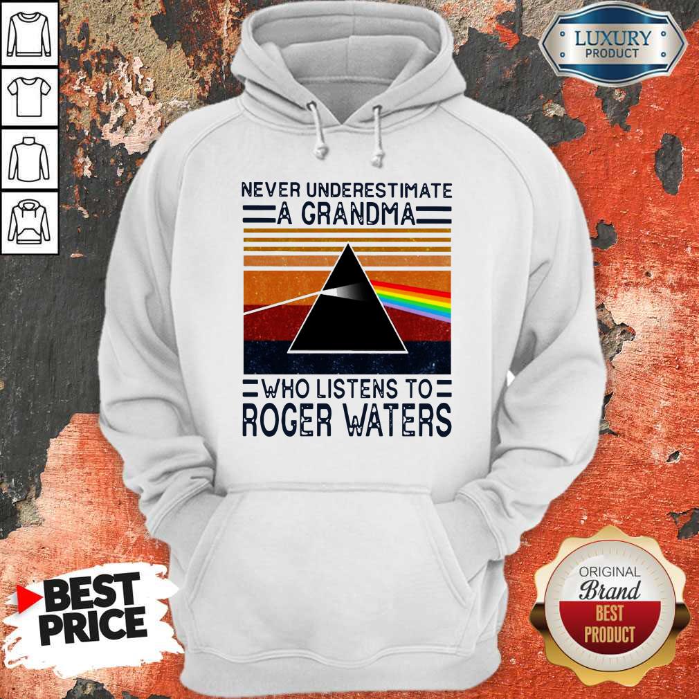 Never Understimate A Grandma Who Listens To Roger Waters Black Triangle Vintage Shirt - Image 4