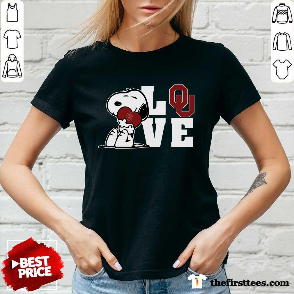 Snoopy Love Oklahoma Sooners v-neck