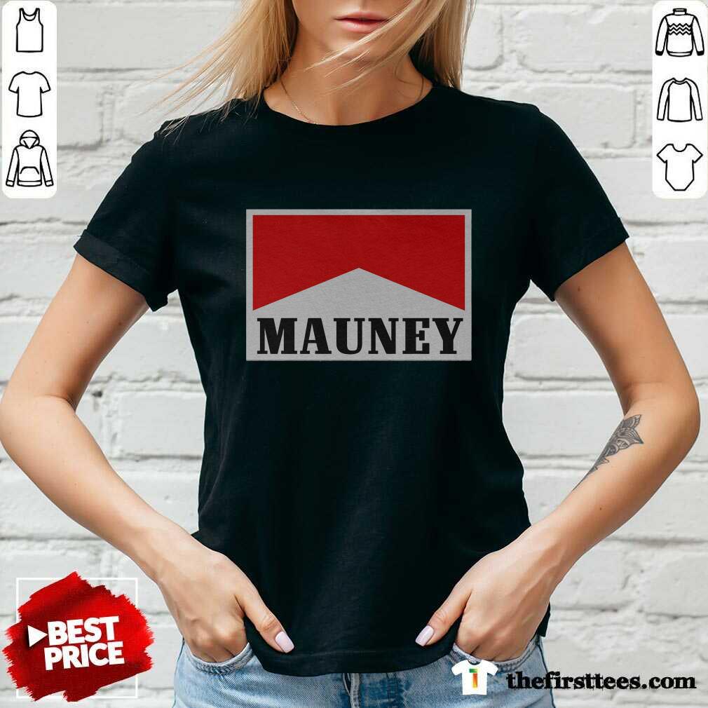 Nice Mauney Classic V-neck