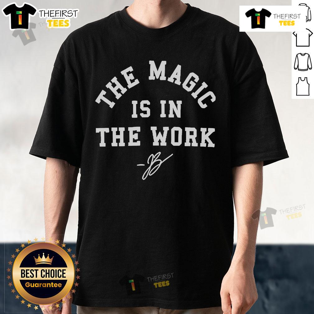 Alt Text: Official Ben Stiller Jalen Brunson The Magic Is In The Work Signature T-Shirt featuring bold graphics and vibrant colors.