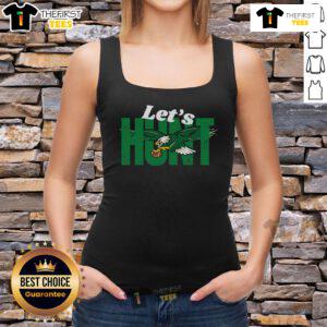 Top Vintage Let's Hunt Eagles Saying Tank Top featuring a bold graphic design, perfect for outdoor enthusiasts and fashion lovers.