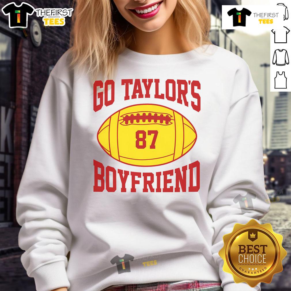 Hot Go Taylors boyfriend wearing an 87 football sweatshirt, showcasing a trendy casual look for sports fans.