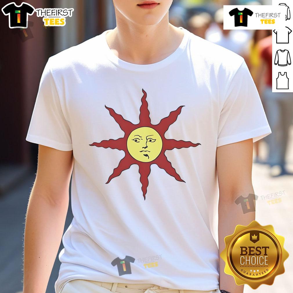 Nice Praise The Sun T-Shirt featuring a vibrant sun graphic, perfect for casual summer wear and sun enthusiasts.