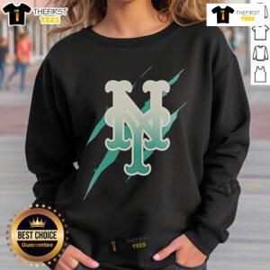 Original Jurassic World Rebirth New York Mets logo sweatshirt featuring vibrant graphics and a comfortable fit.