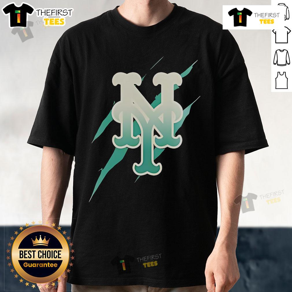 Original Jurassic World Rebirth New York Mets logo T-shirt featuring vibrant graphics and a unique design for fans.