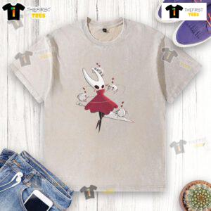 Pretty Hollow Knight Hornet washed t-shirt showcasing vibrant design and soft fabric, perfect for fans of the game.