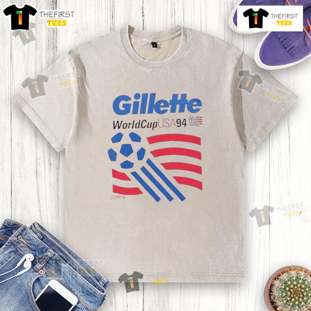 Vintage Top Patriots Gillette World Cup USA '94 washed t-shirt showcasing classic sports memorabilia and retro style.
