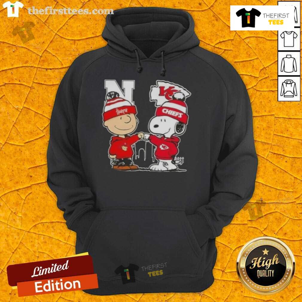 Alt Text: Snoopy and Charlie Brown Nebraska Huskers x Kansas City Chiefs skyline hoodie, showcasing team spirit and style.