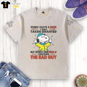 Happy Snoopy wearing a washed T-shirt, showcasing a playful attitude and carefree spirit, perfect for fans of Peanuts.