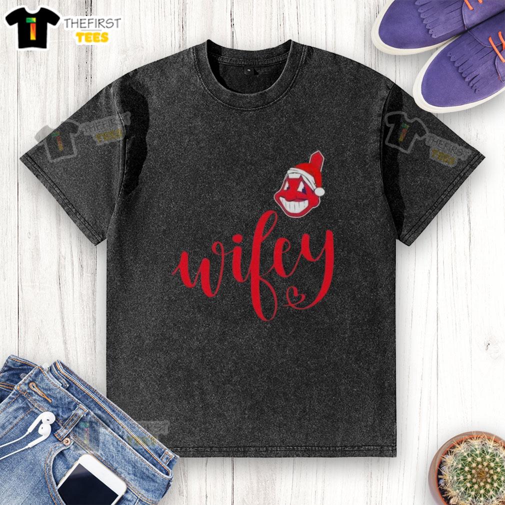 Original Wifey Cleveland Indians Santa Hat Merry Christmas washed t-shirt featuring festive design and team logo.