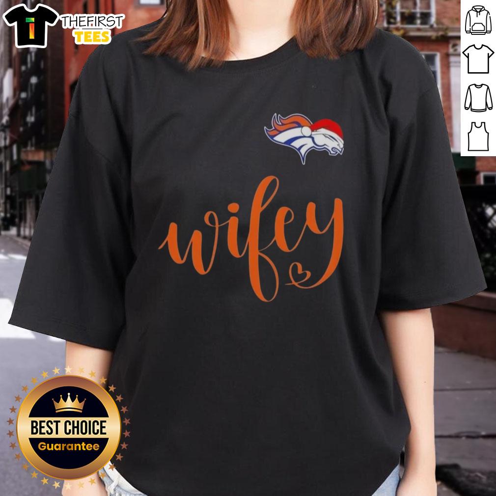 Original Wifey Denver Broncos Santa Hat Christmas Tee for ladies, perfect for holiday cheer and game day spirit.