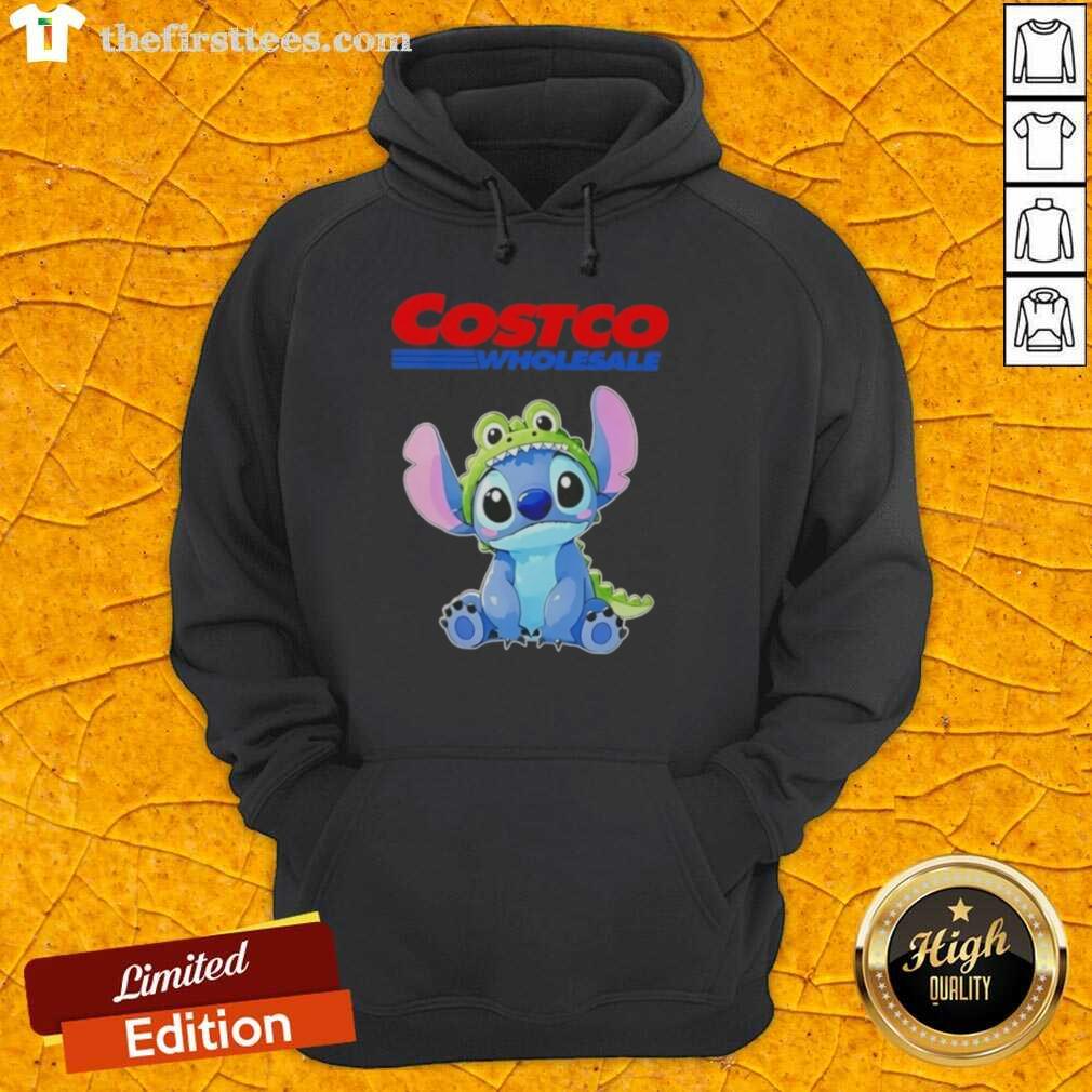 Cute Stitch cosplay featuring a crocodile design, paired with a Costco Wholesale hoodie, perfect for fans and fashion lovers.