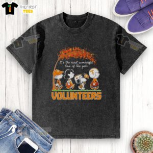 Happy Tennessee Volunteers X Peanuts Snoopy and Friends Autumn T-Shirt, perfect for celebrating the season.