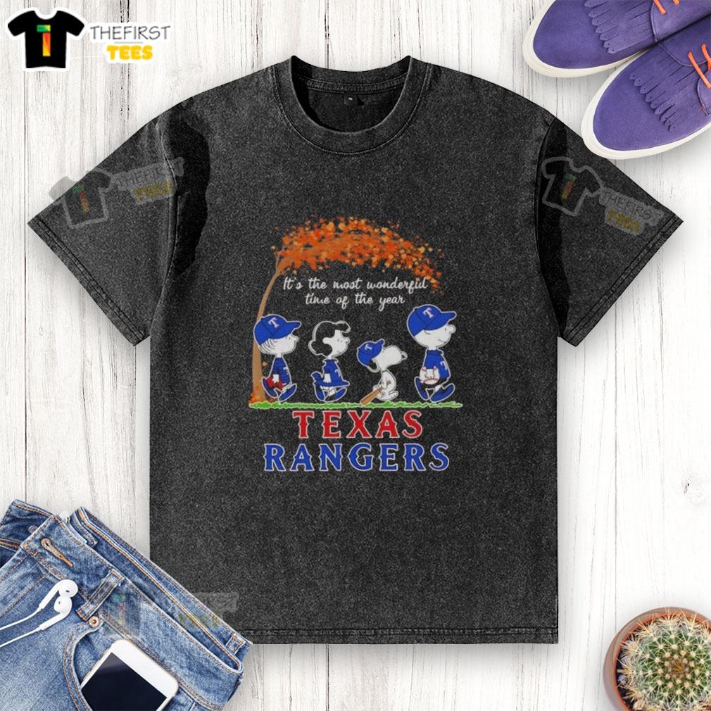 Happy Texas Rangers X Peanuts Snoopy and Friends autumn washed t-shirt for a cozy holiday season.