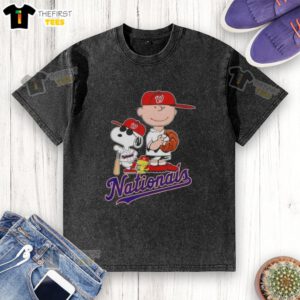 Alt Text: Pretty Washington Nationals X Peanuts Snoopy and Charlie Brown washed t-shirt showcasing a fun baseball theme.
