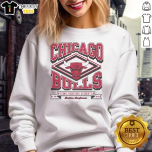 Stylish Top Chicago Bulls Heater Sweatshirt featuring team logo, perfect for fans and casual wear.