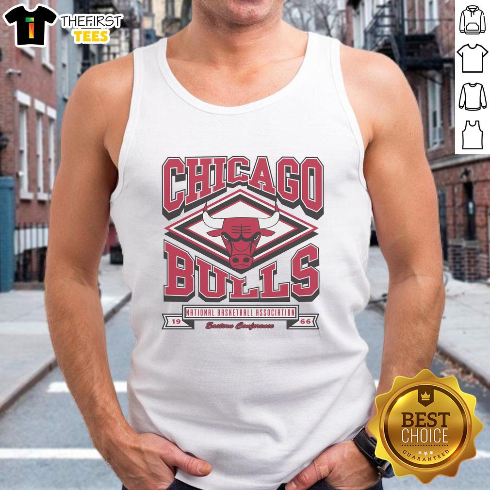 Stylish Top Chicago Bulls heater tank top featuring iconic logo, perfect for fans and summer outings.