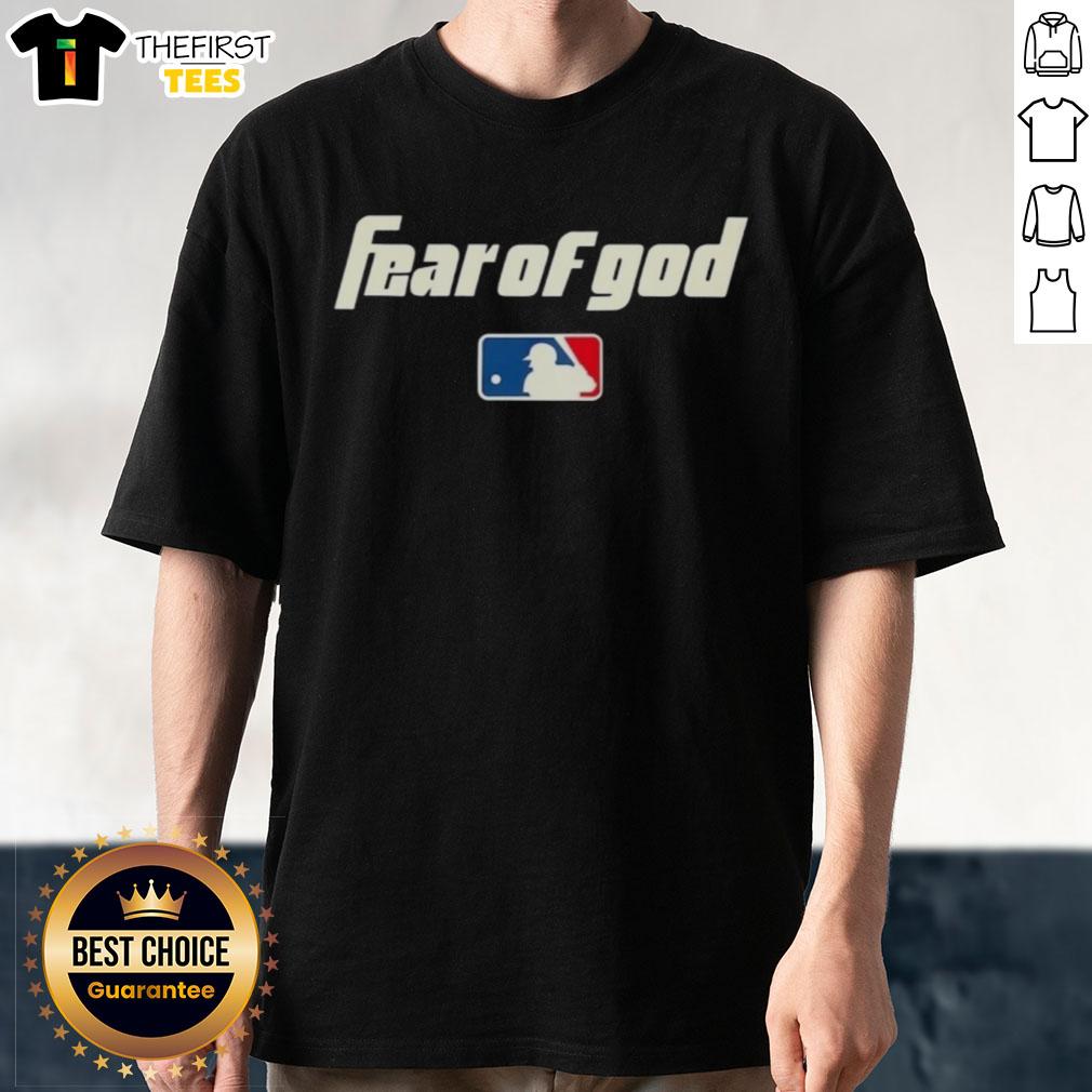 Alt Text: Top Fear Of God MLB Logo T-Shirt featuring a stylish design and premium fabric, perfect for casual wear.