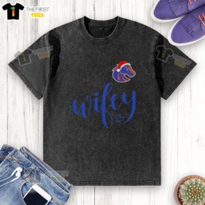 Boise State Broncos Santa Hat T-shirt for women, perfect for Christmas festivities and holiday cheer.