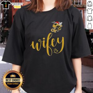 Top Wifey Georgia Tech Yellow Jackets tee with Santa hat for ladies, perfect for a Merry Christmas celebration.