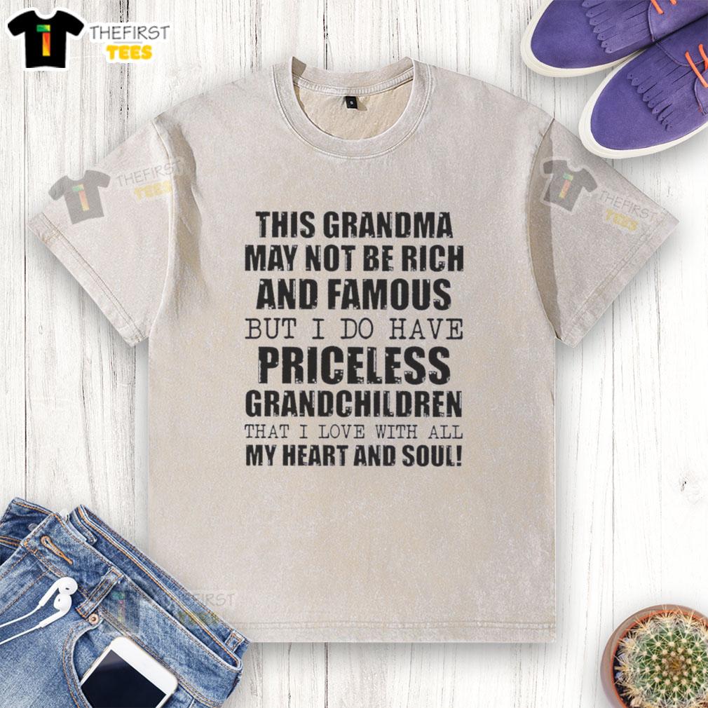 Original washed t-shirt for grandmas with the quote about priceless grandchildren, perfect for family gatherings.