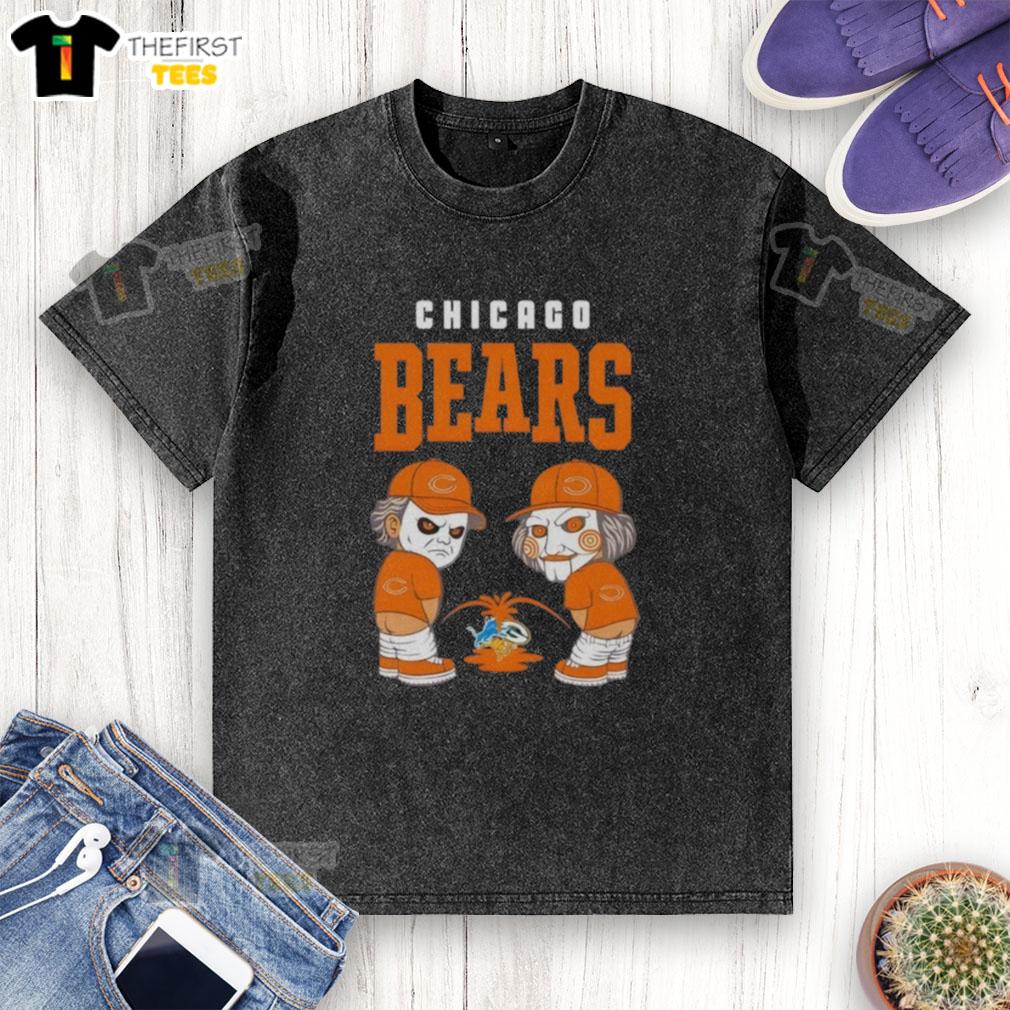 Alt Text: Top Chicago Bears x Michael Myers and Billy the Puppet graphic on a washed t-shirt, perfect for fans and collectors.