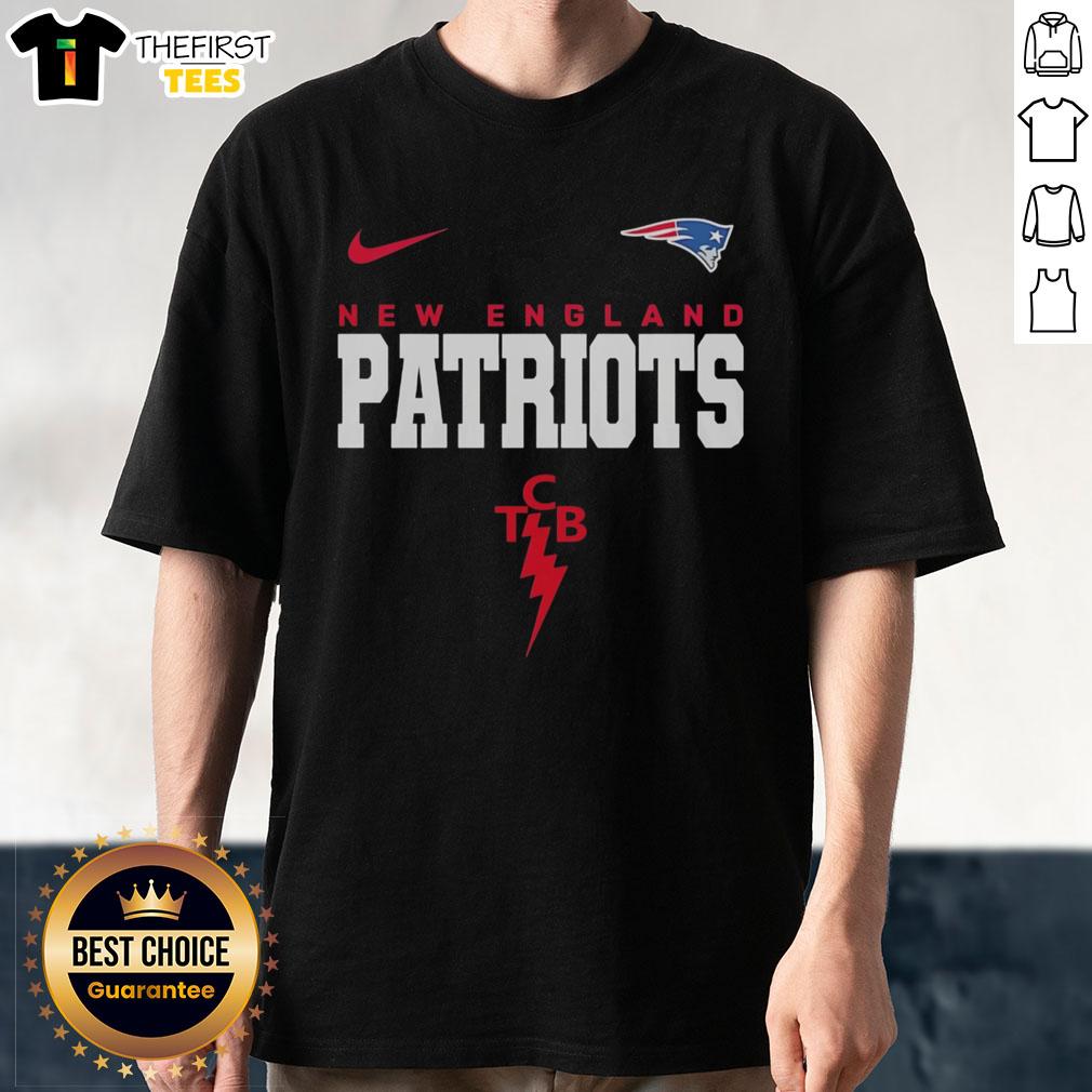 Top New England Patriots NFL Elvis Presley fan t-shirt featuring bold graphics and a comfortable fit for football enthusiasts.