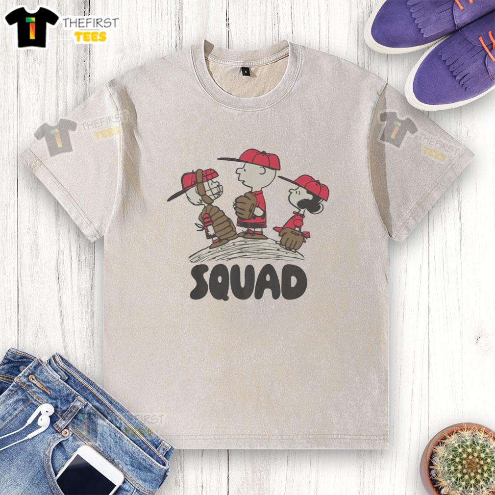 Good Peanuts 3/4 Sleeve Raglan Baseball Squad Washed T-Shirt in casual style, perfect for fans of Peanuts and baseball.